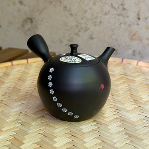 Fekete virágos kyusu teakanna