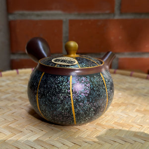 Kézzel festett japán kyusu