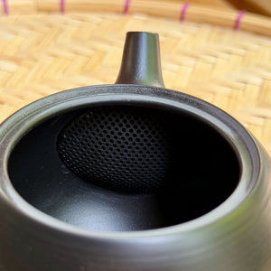 Kis fekete Tokoname kyusu kanna