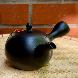 Kis fekete Tokoname kyusu kanna
