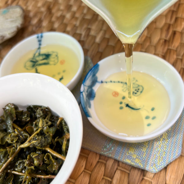 Qing Xin, green heart oolong tea, from Meishan Mountain, directly from the tea grower